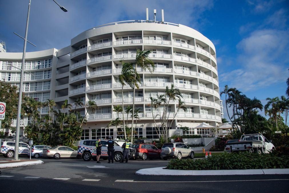 Um morto e dois feridos em queda de helicóptero em telhado de hotel na Austrália