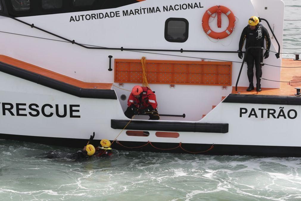 Seis pescadores que seguiam em barco com motor avariado resgatados na Figueira da Foz