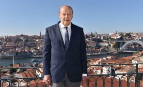 Pinto Da Costa De férias com Zulmira Garrido e... árbitro Artur Soares Dias