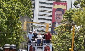 Venezuela: Milhares de opositores reclamam por 