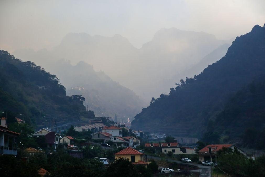 Incêndios/Madeira: Fogo está perto de habitações na Serra de Água e estão a ser retirados moradores