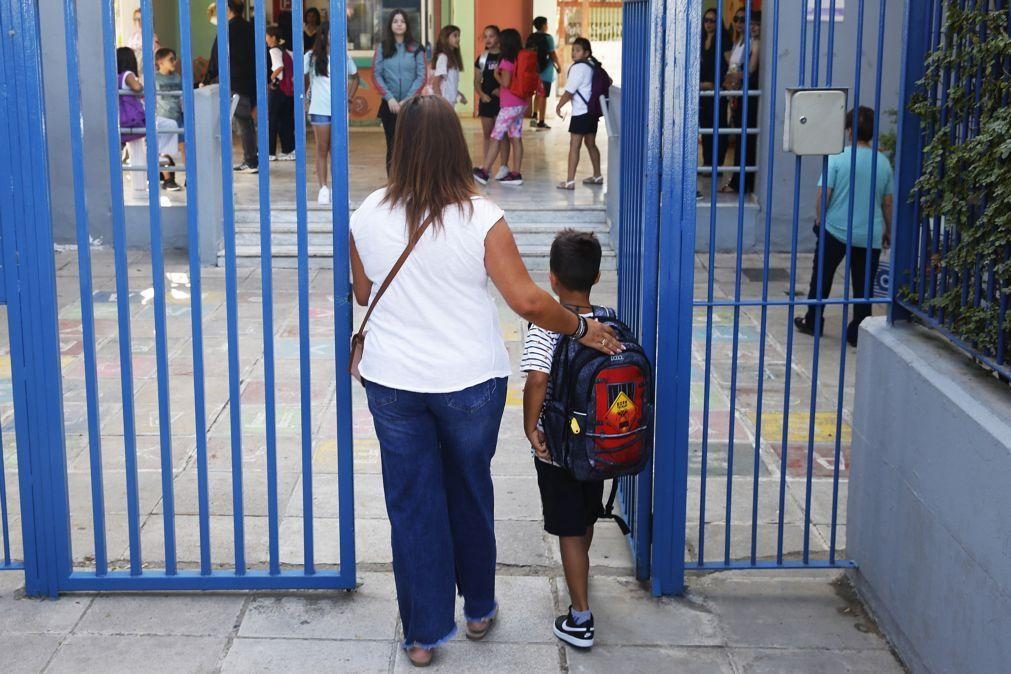 Governo anuncia concurso de vinculação extraordinário para escolas com falta de docentes