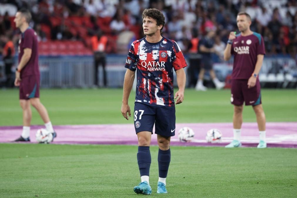 João Neves em destaque na goleada do PSG em França