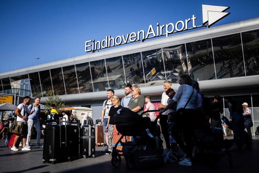 Aeroporto de Eindhoven suspende tráfego aéreo devido a problemas informáticos