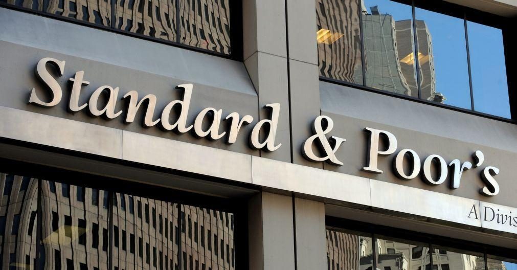 Standard & Poor's mantém 'rating' de Portugal em A- com perspetiva positiva