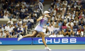 Líder mundial Iga Swiatek nos oitavos do US Open após bater russa Pavlyuchenkova