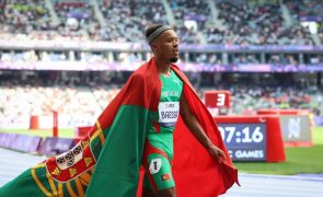 Sandro Baessa dá quinta medalha a Portugal nos Paralímpicos com prata nos 1.500 metros