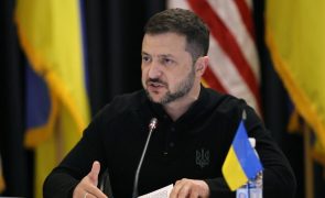 Zelensky pede aos aliados mais armas para expulsar as forças russas do seu país