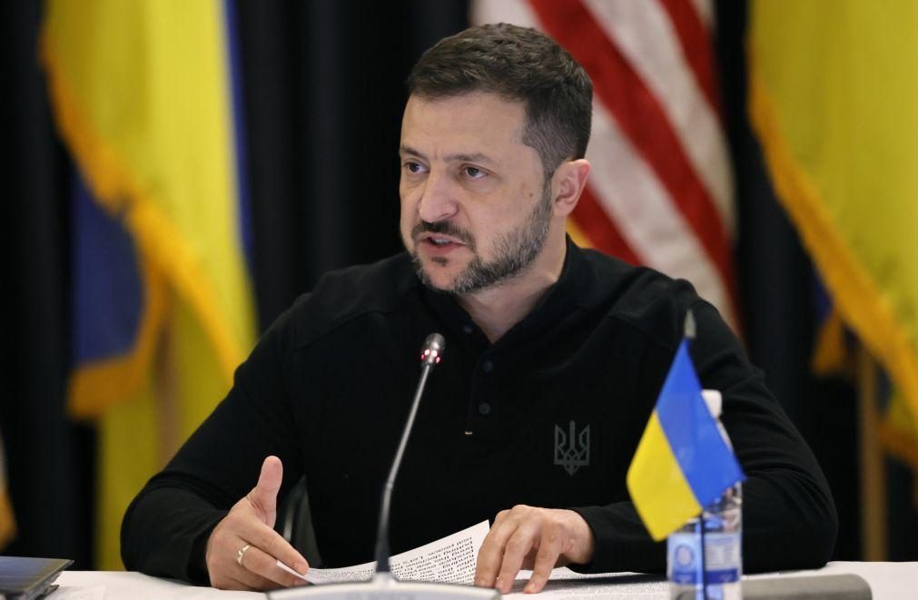 Zelensky pede aos aliados mais armas para expulsar as forças russas do seu país