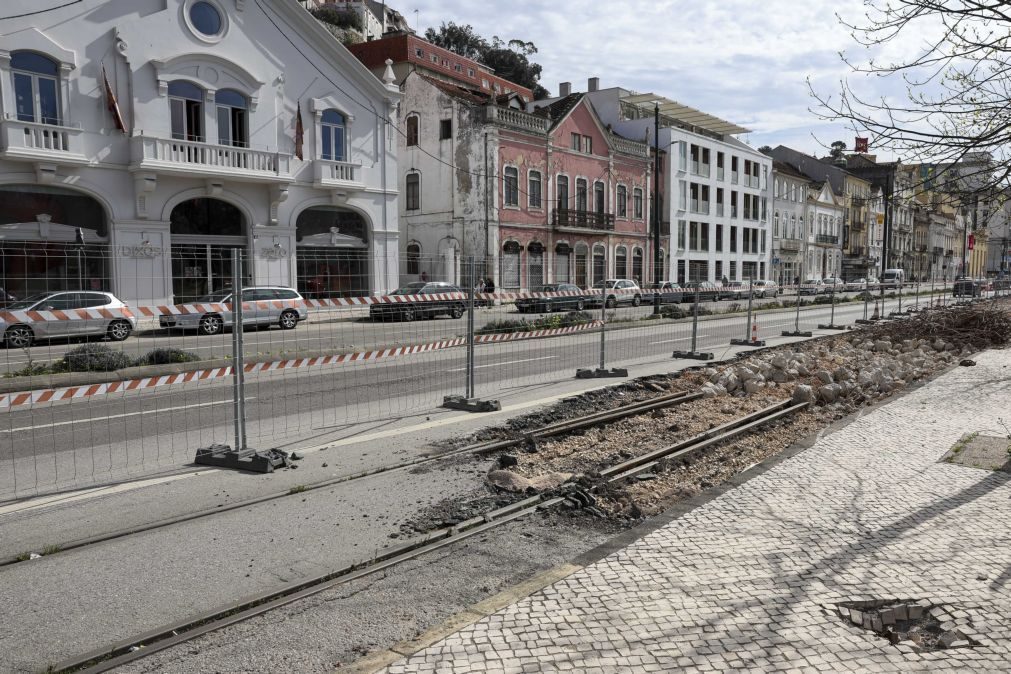 Fim da ligação ferroviária ao centro de Coimbra adiado para janeiro de 2025