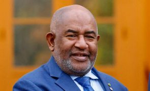 Presidente das Comoros sofre ferimentos ligeiros num ataque com uma faca