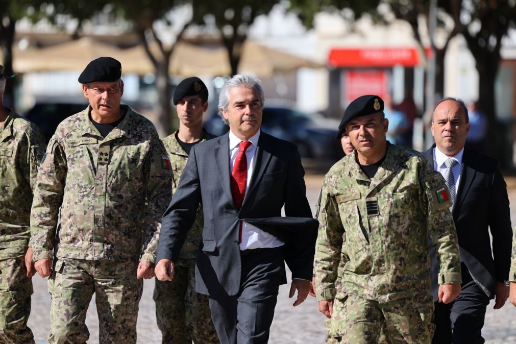 Melo acusa líder do PS de negar legitimidade de Portugal sobre Olivença