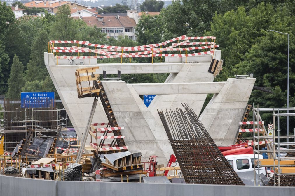 Construção da nova ponte do metro corta Rua do Cavaco em Gaia durante dois anos