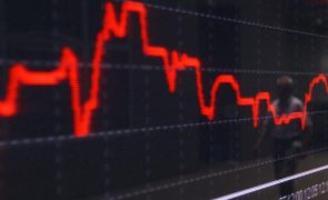 Bolsa de Tóquio abre a perder 0,48%