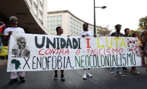 A avenida que celebra Abril encheu-se de bandeiras de várias causas para celebrar Cabral