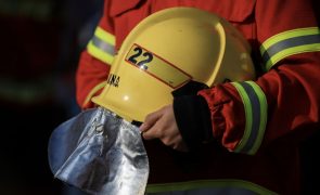 Palmas e o som da sirene no funeral dos três bombeiros de Tábua