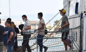 Centro de migrantes em Lampedusa está a acolher 750 migrantes após  últimas chegadas