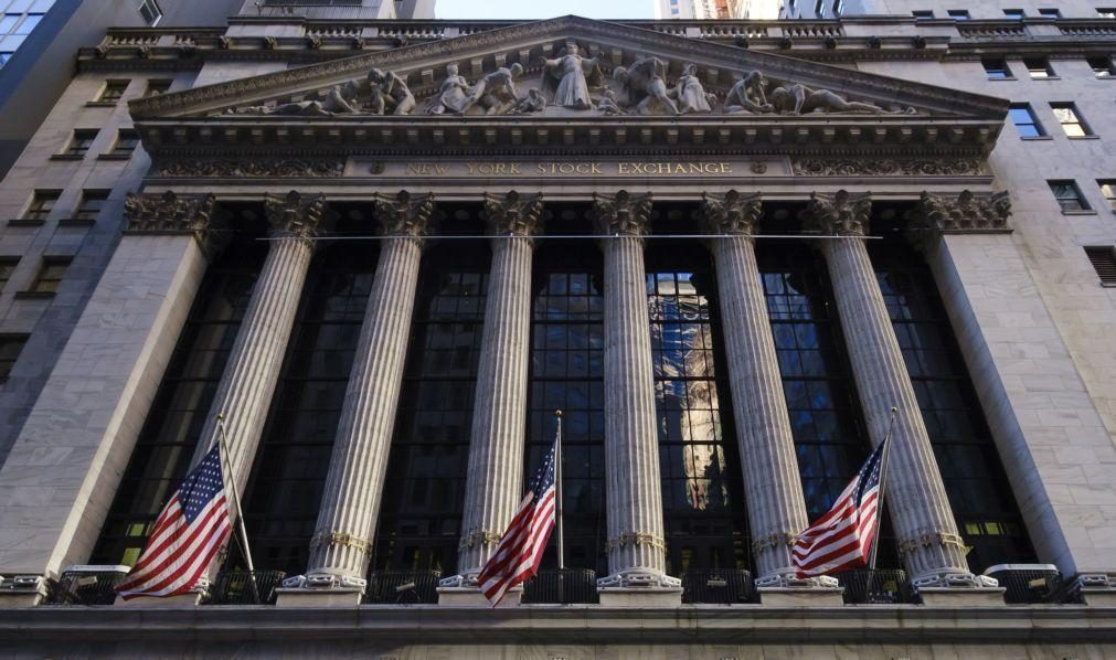 Wall Street segue em alta a beneficiar do corte das taxas de juro