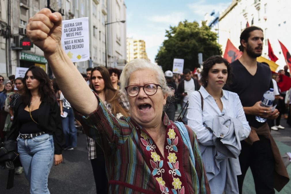 Luta pelo direito à habitação junta pessoas de diferentes idades e nacionalidades em Lisboa