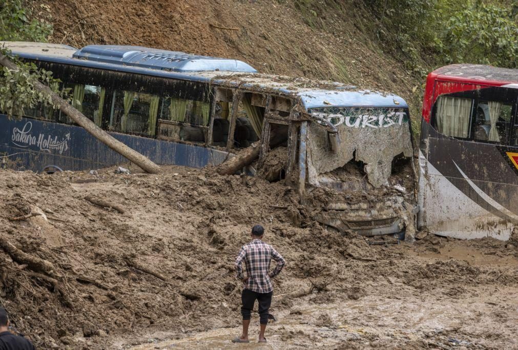 Cheias e inundações causam pelo menos 193 mortos no Nepal - novo balanço