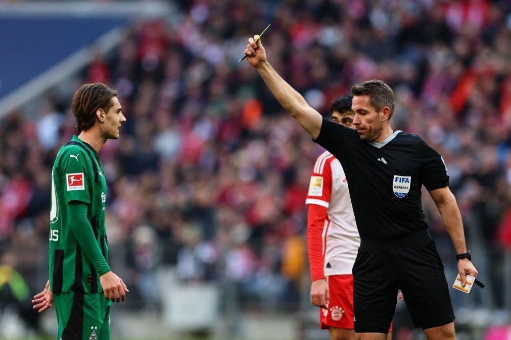 Árbitro alemão Tobias Stieler no FC Porto-Manchester United