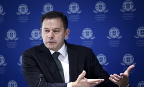 OE2025: Montenegro diz que vai apresentar ao PS 