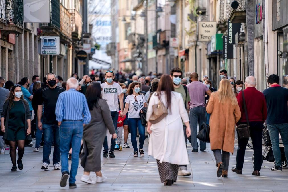 Taxa de desemprego recua para 6,4% em agosto na zona euro