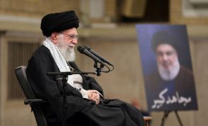 Khamenei dirige primeira oração de 6.ªfeira coletiva desde 2020 em homenagem a Nasrallah