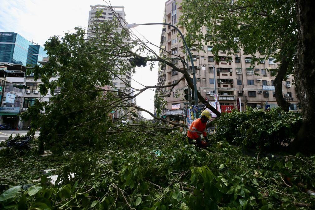 Passagem do tufão Krathon causou quatro mortos em Taiwan -- novo balanço