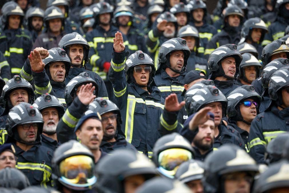 Bombeiros profissionais dão prazo até final do mês para Governo responder às reivindicações