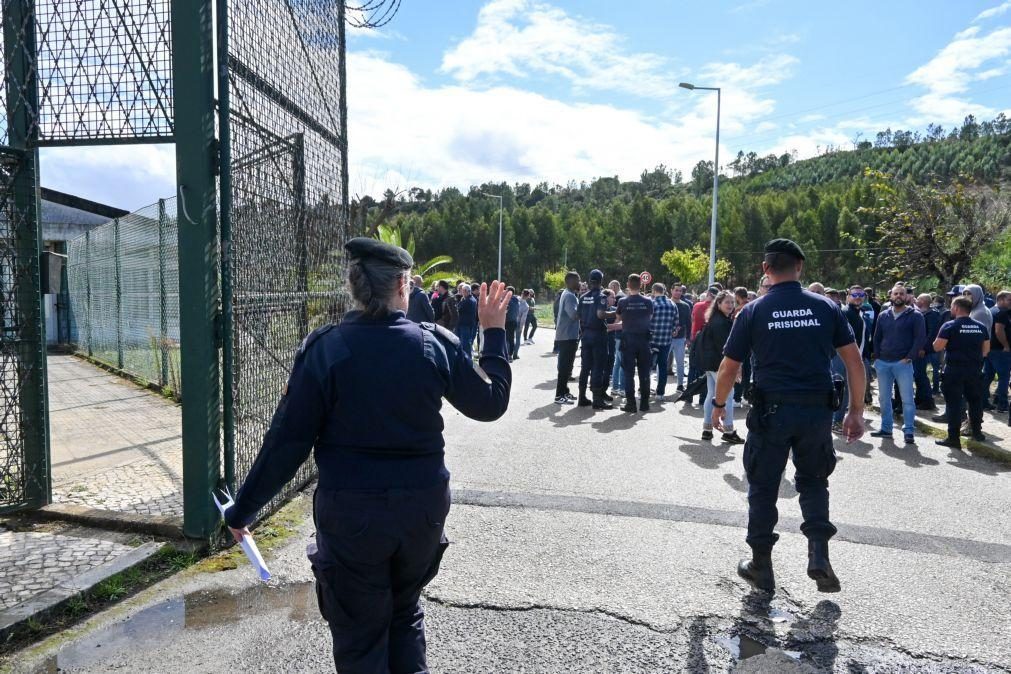 Guardas prisionais pedem em Vale de Judeus separação entre segurança e reinserção social