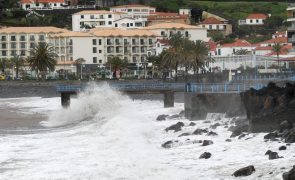 Capitania prolonga aviso de agitação marítima para a Madeira até segunda-feira