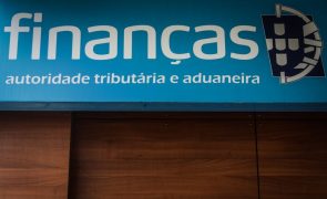 Reunião geral de trabalhadores dos impostos encerra 80% dos serviços de Finanças