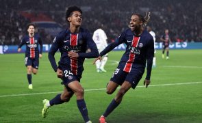 PSG vence Estrasburgo e sobe à liderança da Liga francesa