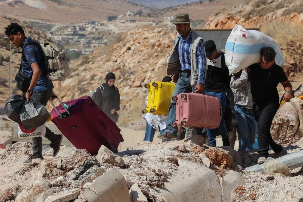 Mais de um milhão de deslocados num mês de bombardeamentos israelitas no Líbano