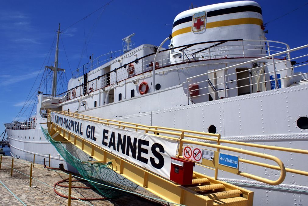 Navio-museu Gil Eannes volta aos estaleiros de Viana do Castelo para manutenção