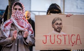 Duas centenas protestam no Porto em solidariedade com Odair Moniz