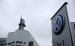 Volkswagen prevê fechar pelo menos três fábricas na Alemanha