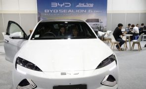 Tarifas da UE de até 35% para carros elétricos chineses entram em vigor à meia-noite