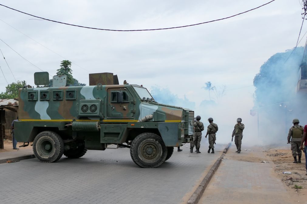 Pelo menos 36 polícias feridos em confrontos com manifestantes em Moçambique