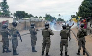 Polícia usa gás lacrimogéneo para dispersar manifestação no centro de Maputo