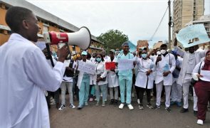 Médicos marcharam em Maputo pedindo 