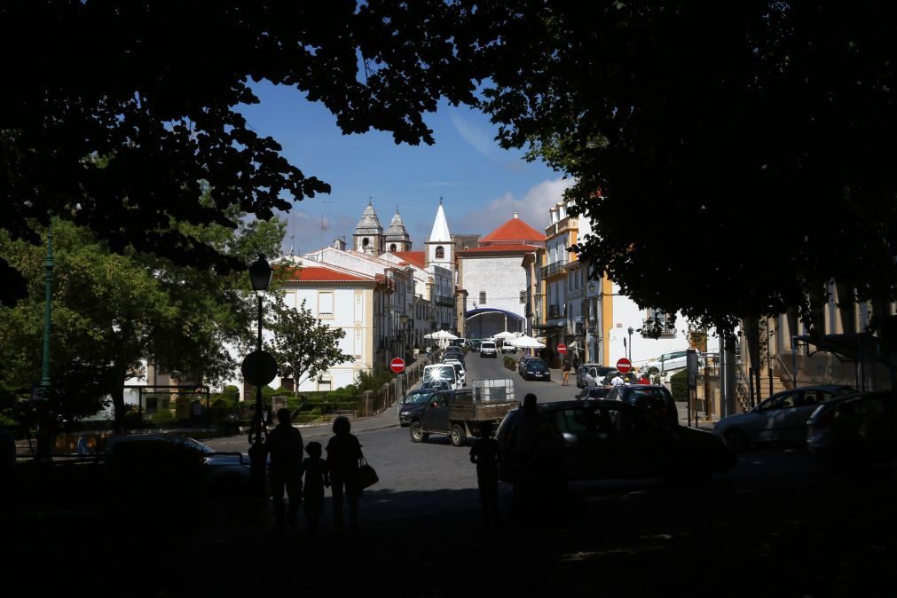 Utente de lar em Castelo de Vide morre após hora e meia de espera por socorro