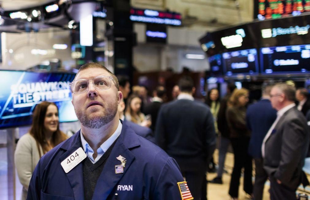 Wall Street fecha em alta forte satisfeita com regresso de Trump à Casa Branca