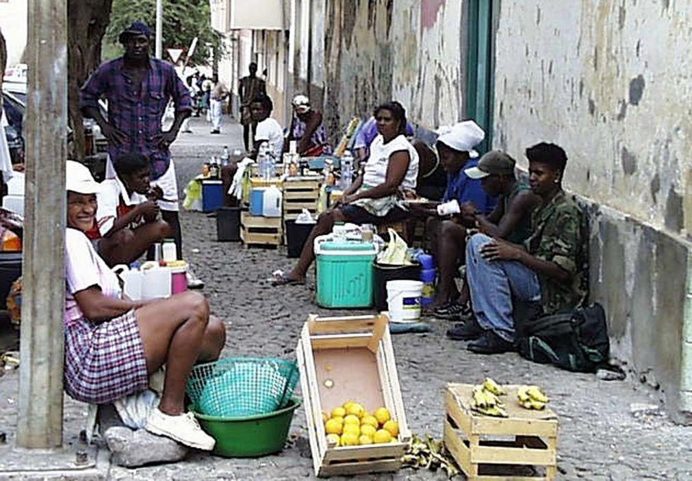 Mulheres cabo-verdianas na economia informal recebem menos 40% que os homens