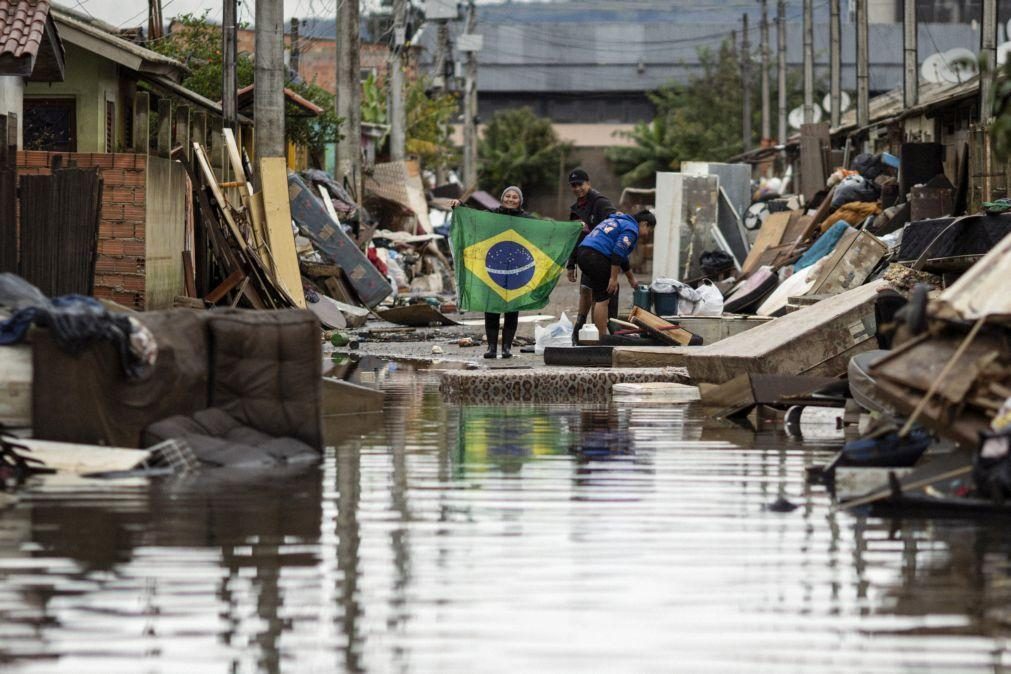 'Fake news' atrapalharam socorro nas inundações no estado brasileiro do Rio Grande do Sul