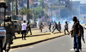 Pelo menos 11 mortos e 16 baleados em manifestações desde quarta-feira em Moçambique