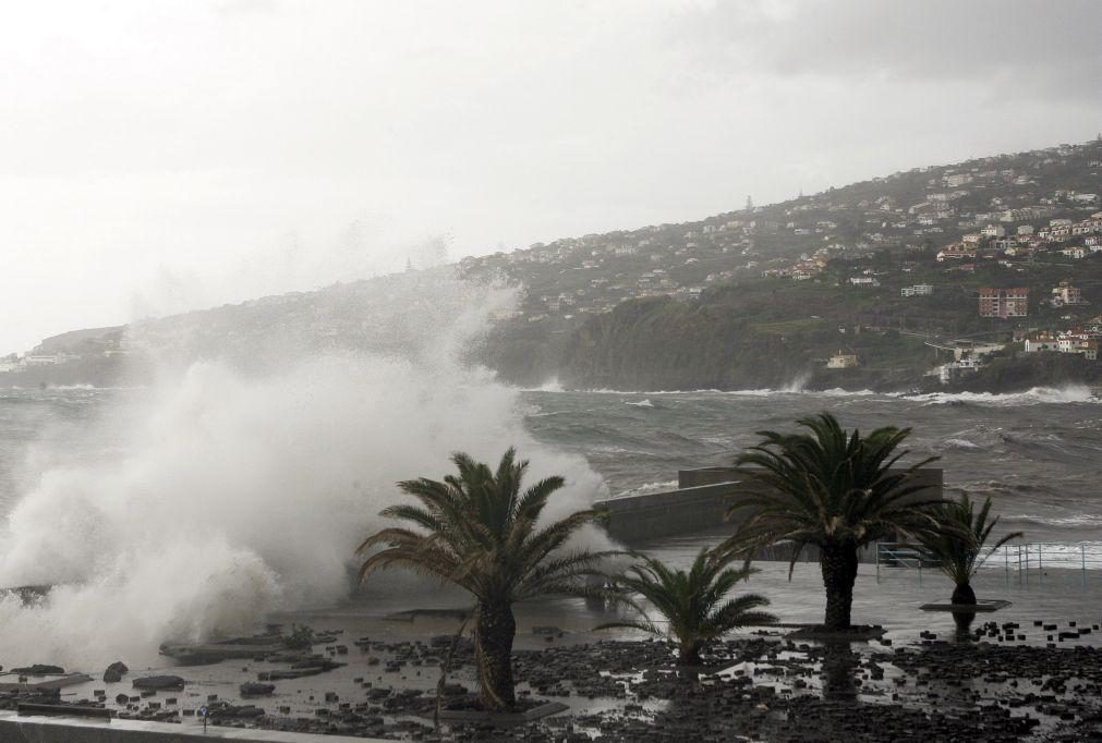 Capitania do Funchal prolonga aviso de vento forte e emite aviso de agitação marítima forte