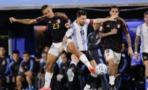 Argentina bate Peru e reforça liderança na América do Sul