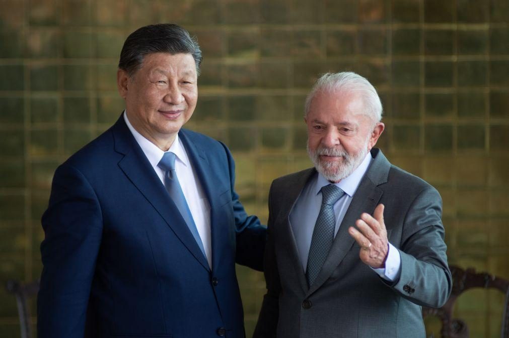 Lula e Xi Jinping assinam 37 acordos comerciais e destacam parceria estratégica